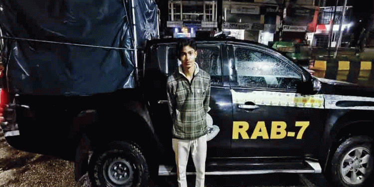 চট্টগ্রামে ঢাকাইয়া আকবর হ'ত্যা মা'মলার আসামি আলভীন গ্রে'প্তার