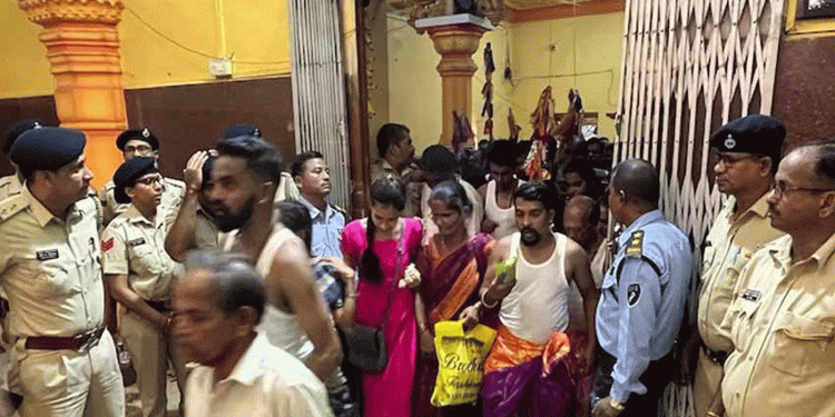 গোয়ার মন্দিরে শোভাযাত্রায় পদদলিত হয়ে ৬ জনের মৃ'ত্যু আ'হত ১৮