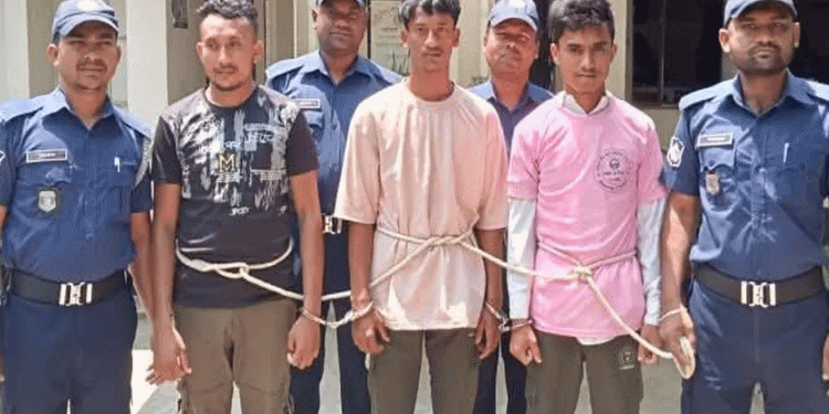 সুনামগঞ্জে মাদ্রাসাছাত্রীকে উত্ত্যক্ত প্রতিবাদ করায় চাচাকে পিটিয়ে আহত গ্রে'প্তার ৩ বখাটে