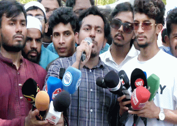 "স্বৈরাচারের দোসরদের উৎখাতের হুঁশিয়ারি বিপ্লবী ছাত্র জনতার"