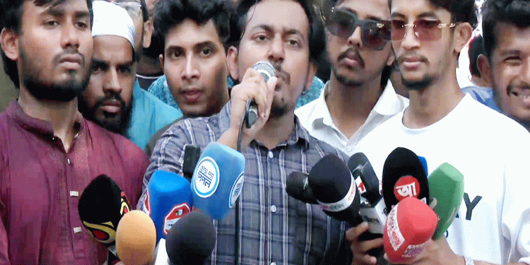 "স্বৈরাচারের দোসরদের উৎখাতের হুঁশিয়ারি বিপ্লবী ছাত্র জনতার"