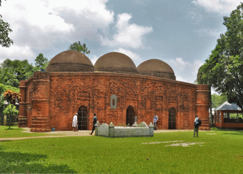 ৪৩৭ বছরের পুরনো খেরুয়া মসজিদ: বগুড়ার ঐতিহাসিক স্থাপত্যের নিদর্শন