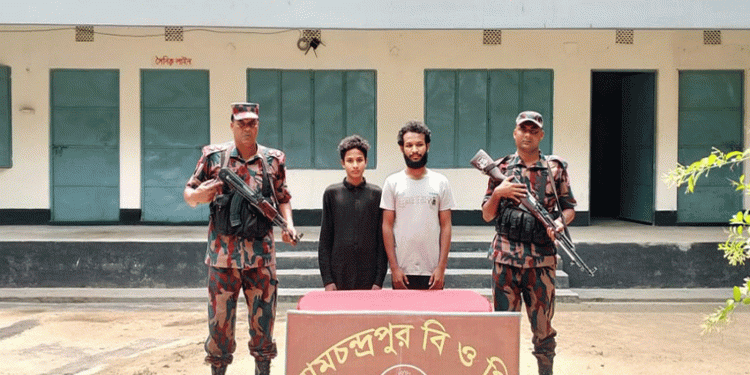 দিনাজপুর সীমান্তে ভারত থেকে পুশ-ইন ৪ বাংলাদেশি আ'টক