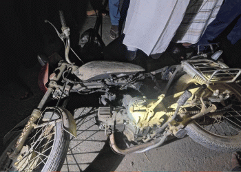 সিরাজগঞ্জের সাবেক বিএনপি নেতার ওপর হা'মলা মোটরসাইকেলে আ'গুন
