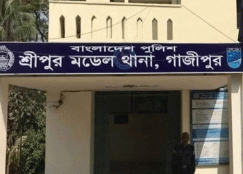 বনের জমি নিয়ে সংঘ'র্ষে বৃদ্ধের হাতের কবজি বিচ্ছিন্ন আ'হত ৪