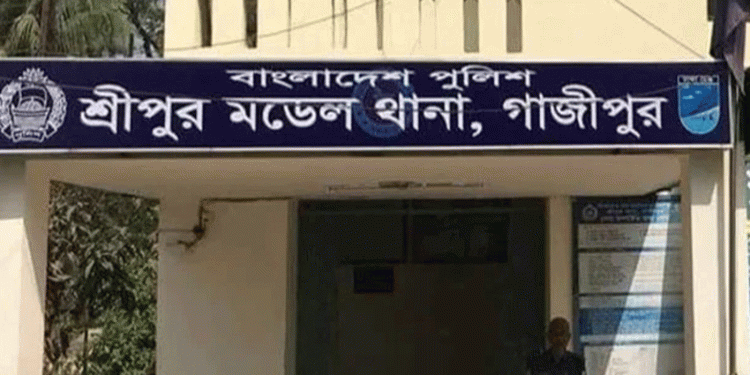 বনের জমি নিয়ে সংঘ'র্ষে বৃদ্ধের হাতের কবজি বিচ্ছিন্ন আ'হত ৪