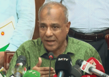 কোরবানির ১২ ঘণ্টার মধ্যে বর্জ্য অপসারণের আশ্বাস স্বরাষ্ট্র উপদেষ্টার