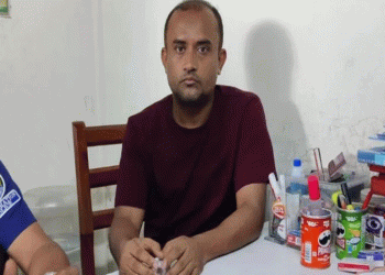 ভারতে যাওয়ার পথে বেনাপোলে যুবলীগ নেতা গ্রে'প্তা'র