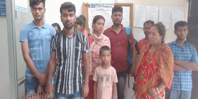 মেহেরপুর সীমান্ত দিয়ে শিশুসহ ১০ জনকে পুশব্যাক আ'টক করলো বিজিবি