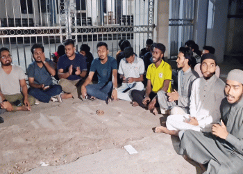 টাঙ্গাইলে ছা'ত্রলীগের মিছিলের প্রতিবাদে শিক্ষার্থীদের বি'ক্ষোভ