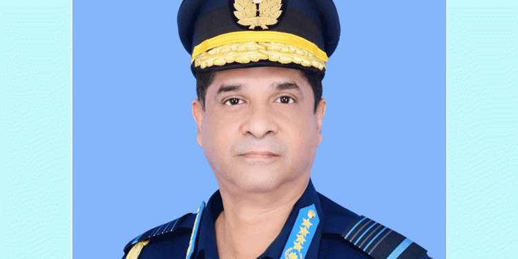 সাবেক বিমান প্রধান হান্নানের পরিবারের ৩৮ ব্যাংক হিসাব জব্দ