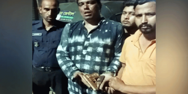 সিদ্ধিরগঞ্জে পুলিশের ওপর গু'লি চালানোর চেষ্টা অ'স্ত্রসহ দুই গ্রে'প্তার