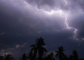 "বজ্রবৃষ্টির আভাস তাপপ্রবাহ কমতে পারে"