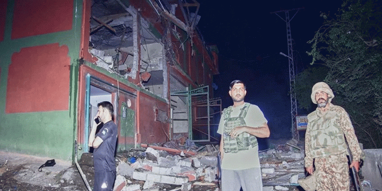ভারতের ক্ষে'পণাস্ত্র হা'মলায় পাকিস্তানে নি'হত ৮ আ'হত অন্তত ৩৫