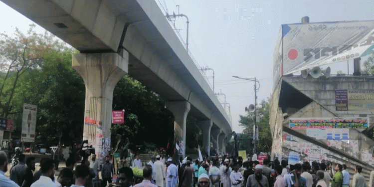 আওয়ামী লীগ নিষিদ্ধের দাবিতে শাহবাগে দ্বিতীয় দিনের বিক্ষোভ