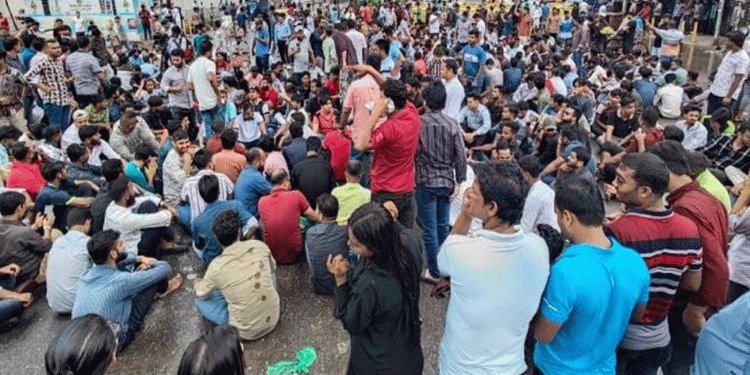 সাম্য হ'ত্যার বিচারে শাহবাগ অবরোধে ছাত্রদল