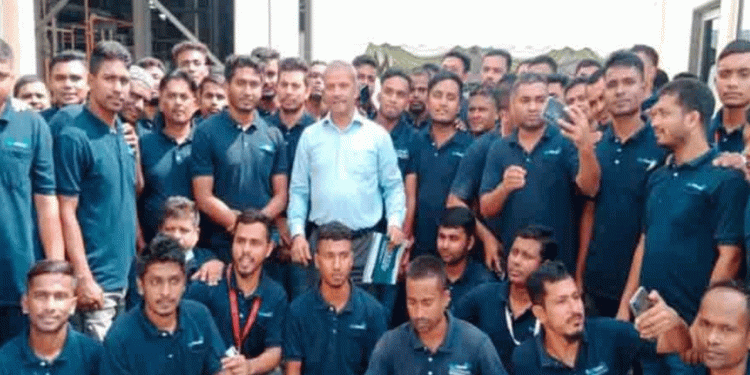 মালয়েশিয়ায় প্রবাসীদের দুর্দশা শুনলেন আসিফ নজরুল বৈধকরণে আশ্বাস