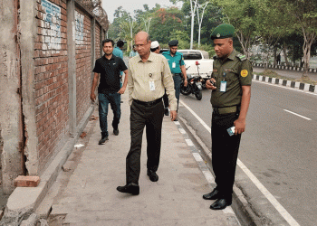 হাতিরঝিলের সীমানা প্রাচীর দ্রুত মেরামতের নির্দেশ রাজউক চেয়ারম্যানের