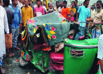 বগুড়ায় ট্রাক-সিএনজি সংঘর্ষে ব্যাংক কর্মকর্তা নি'হত আ'হত ৩