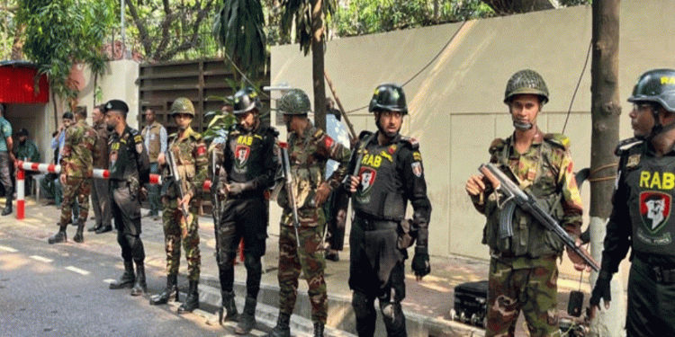 খালেদা জিয়া ফিরোজায় সেনাবাহিনীর কড়া নজরদারি