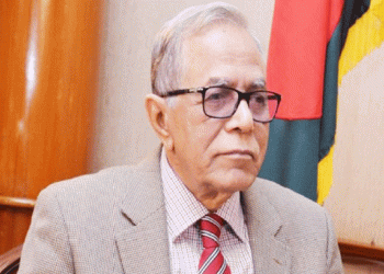 বিদেশ গেলেন সাবেক রাষ্ট্রপতি আবদুল হামিদ রয়েছে হ'ত্যা মা'মলার অভিযোগ