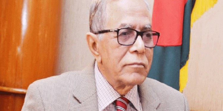 বিদেশ গেলেন সাবেক রাষ্ট্রপতি আবদুল হামিদ রয়েছে হ'ত্যা মা'মলার অভিযোগ