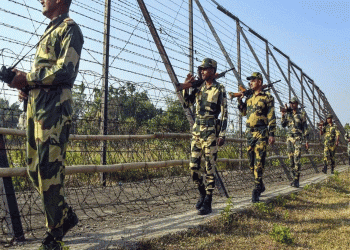 ঝিনাইদহ সীমান্তে বাড়ছে বিএসএফের নৃশংসতা আতঙ্কে স্থানীয় বাসিন্দারা