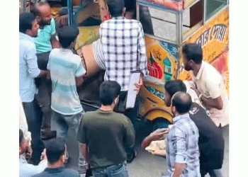 বরিশালে বাসের ধাক্কায় দুই মোটরসাইকেল আরোহী নি'হত