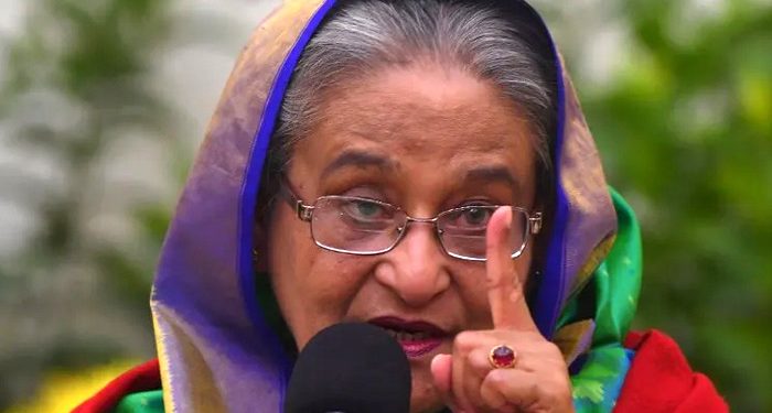 টাঙ্গাইলে শেখ হাসিনার সাথে সাংবাদিকদের জড়িয়ে মামলা