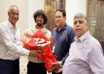বাংলাদেশে এলেন হামজা চৌধুরি অনুশীলনে নামবেন বিকেলে