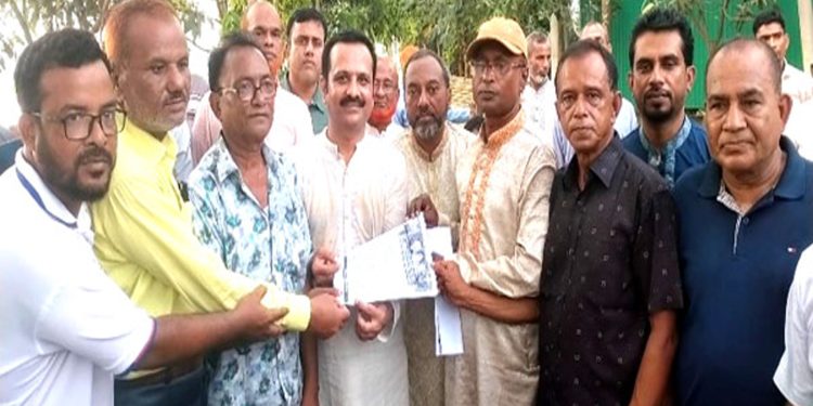 কালিহাতীতে ৩১ দফা নিয়ে লিফলেট বিতরণ ও পথসভা করলেন বিএনপি নেতা টিটো