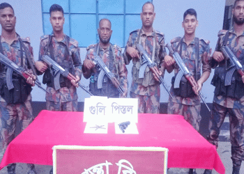 মহেশপুর সীমান্তে ফেলে যাওয়া ব্যাগে ভারতীয় পিস্তল ও গুলি উদ্ধার