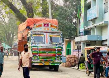 ১০ দিন বন্ধ থাকার পর হিলি স্থলবন্দরে আমদানি-রপ্তানি শুরু