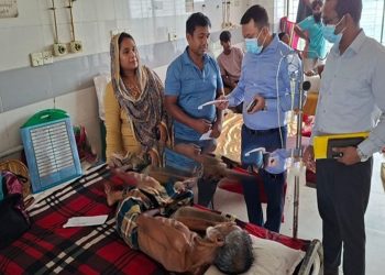 ভুল রক্ত পুশে সংকটাপন্ন রোগীর পাশে দাঁড়ালেন দেলদুয়ারের ইউএনও