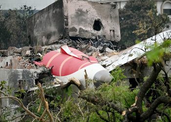 এয়ার ইন্ডিয়া দুর্ঘটনার তদন্তে যুক্তরাজ্য-যুক্তরাষ্ট্রের বিশেষজ্ঞ দল ভারতে