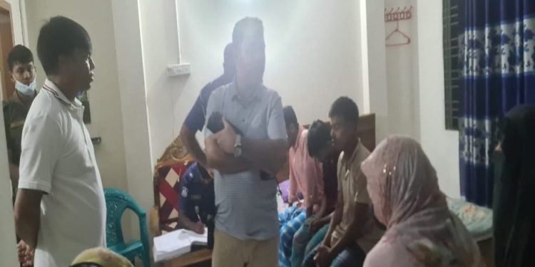 মির্জাপুরে হোটেলে অ'সামাজিক কার্যকলাপে জড়িত গ্রে'ফতার ৩