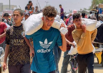 ত্রাণের অপেক্ষায় থাকা ফিলিস্তিনিদের ওপর ইসরায়েলি হা'মলা ৩১ নি'হত