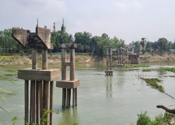 পাঁচ বছরেও শেষ হয়নি ব্রিজ কাজ ফেলে পালিয়েছে ঠিকাদার