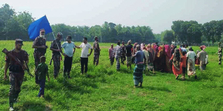 সীমান্তে শেষবারের মতো মায়ের ম'রদেহ দেখলেন বাংলাদেশি স্বজনরা