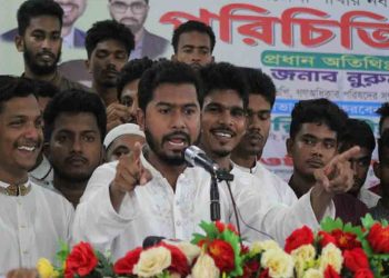 “নাগরিক সেবা নিশ্চিত না হলে অফিসার পদত্যাগ দাবি: নুরুল হক নুর”