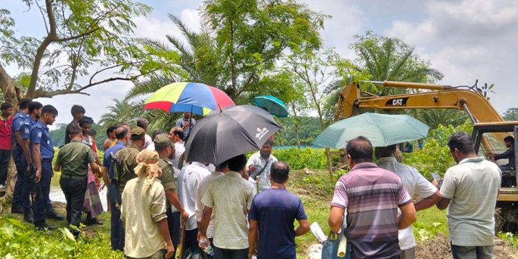 চিত্রা নদী দখলমুক্তে কোটচাঁদপুরে উচ্ছেদ অভিযান শুরু