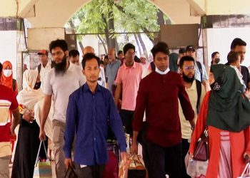 ঈদের ছুটি শেষে ঢাকামুখী মানুষের ঢল স্টেশন-ঘাটে উপচে পড়া ভিড়