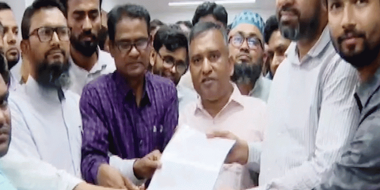 সরকারি চাকরি আইন বাতিলের দাবিতে উপদেষ্টাদের বরাবর স্মারকলিপি