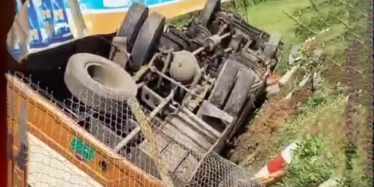 কক্সবাজারে বাস-ভ্যান সংঘর্ষে বাবা-ছেলেসহ ৩ জনের মৃ'ত্যু