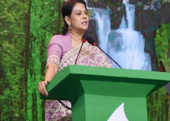 কাঠের বিকল্প হিসেবে বাঁশের আসবাব বাড়ানোর তাগিদ উপদেষ্টা রিজওয়ানা হাসানের