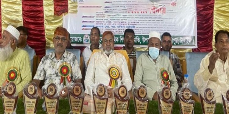 গণতন্ত্রের পথে দেশ শিক্ষক সমাজকে ঐক্যবদ্ধ থাকার আহ্বান বিএনপি নেতা আবুল কালাম আজাদ
