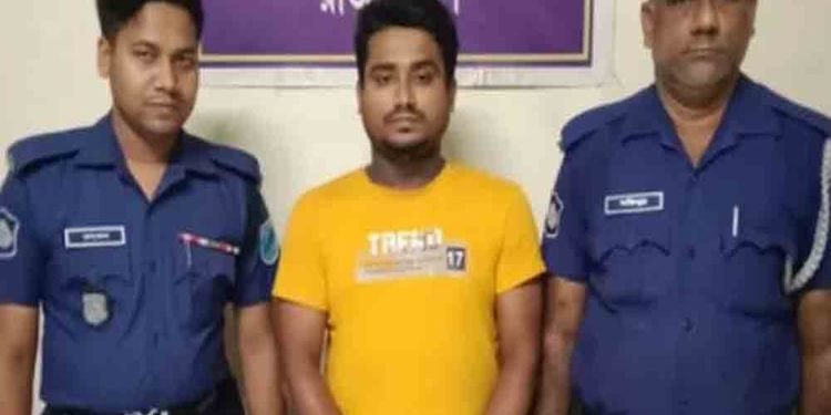 রাজবাড়ীর গোয়ালন্দে নি'ষিদ্ধ ঘোষিত ছাত্রলীগ নেতা রাকিব হোসেন গ্রে'প্তা'র