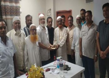 কালিহাতীতে অগ্নিকাণ্ডে ক্ষতিগ্রস্তদের সহায়তা দিলেন ড্যাব নেতা শাহ আলম