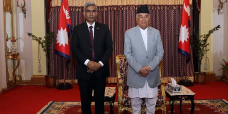 নেপালে পরিচয়পত্র পেশ করলেন রাষ্ট্রদূত শফিকুর রহমান