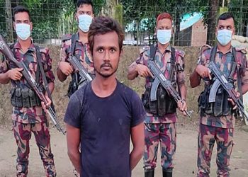 সীমান্তে ভারত থেকে অবৈধ অনুপ্রবেশের দায়ে নারীসহ দুইজন আ'টক